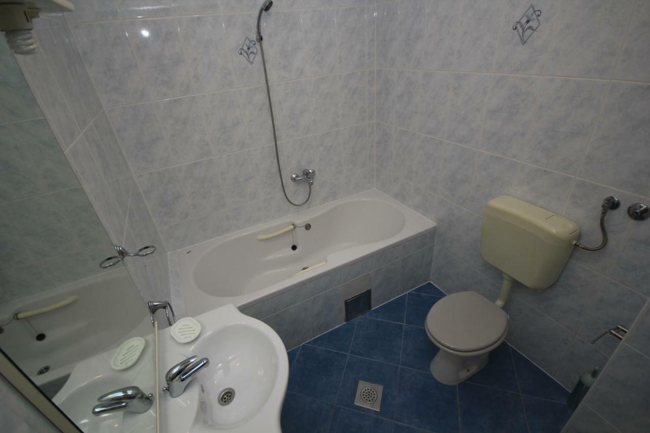 Comfort Sea View Apartment With Parking And Two Bedrooms Baska Voda Bagian luar foto